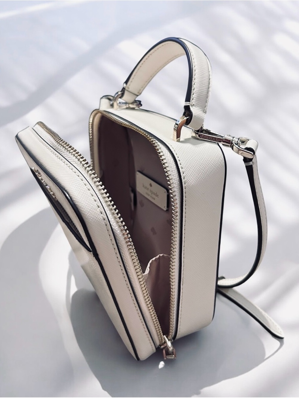 kate spade Daisy Vanity Bag - Picture 11 of 15